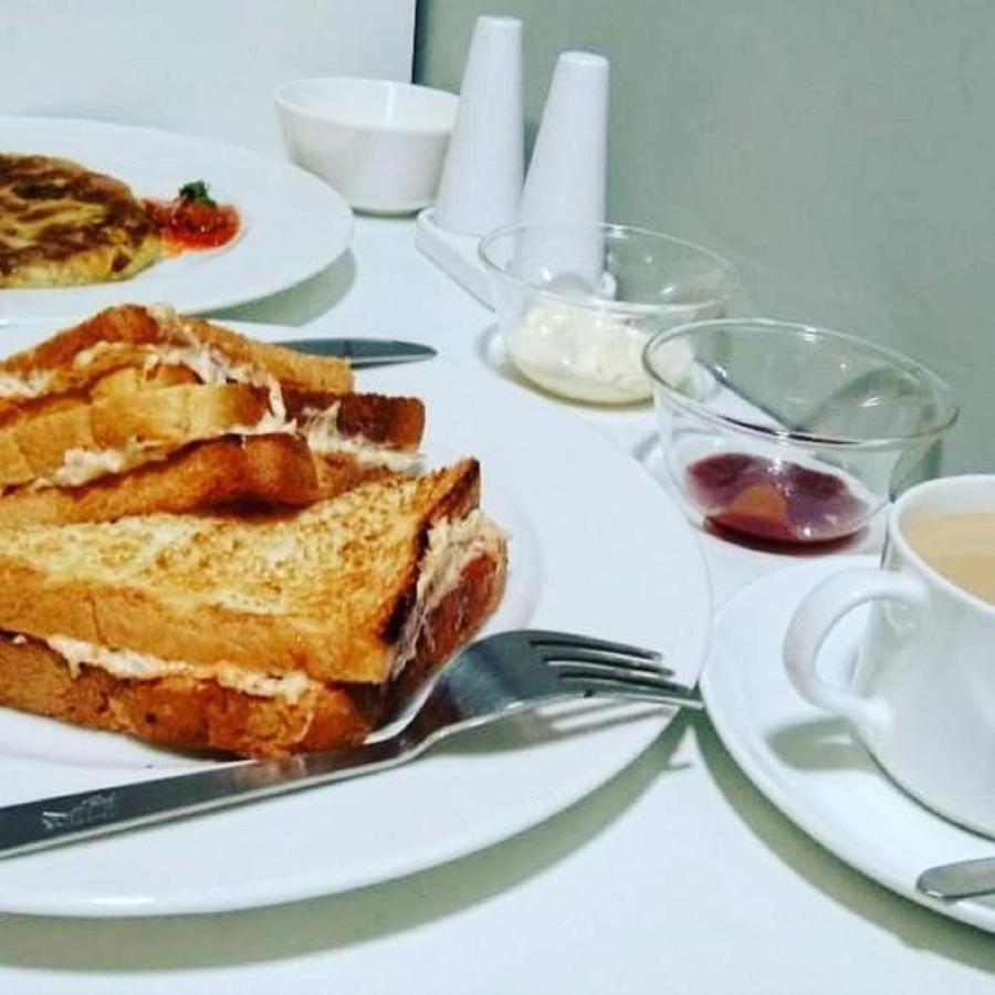 Rockski Boutique Bed & Breakfast 실롱 외부 사진