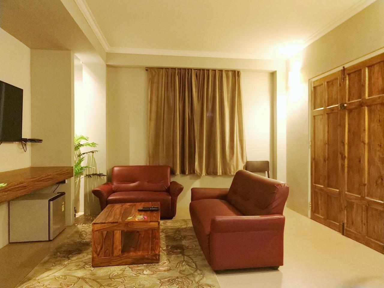 Rockski Boutique Bed & Breakfast 실롱 외부 사진