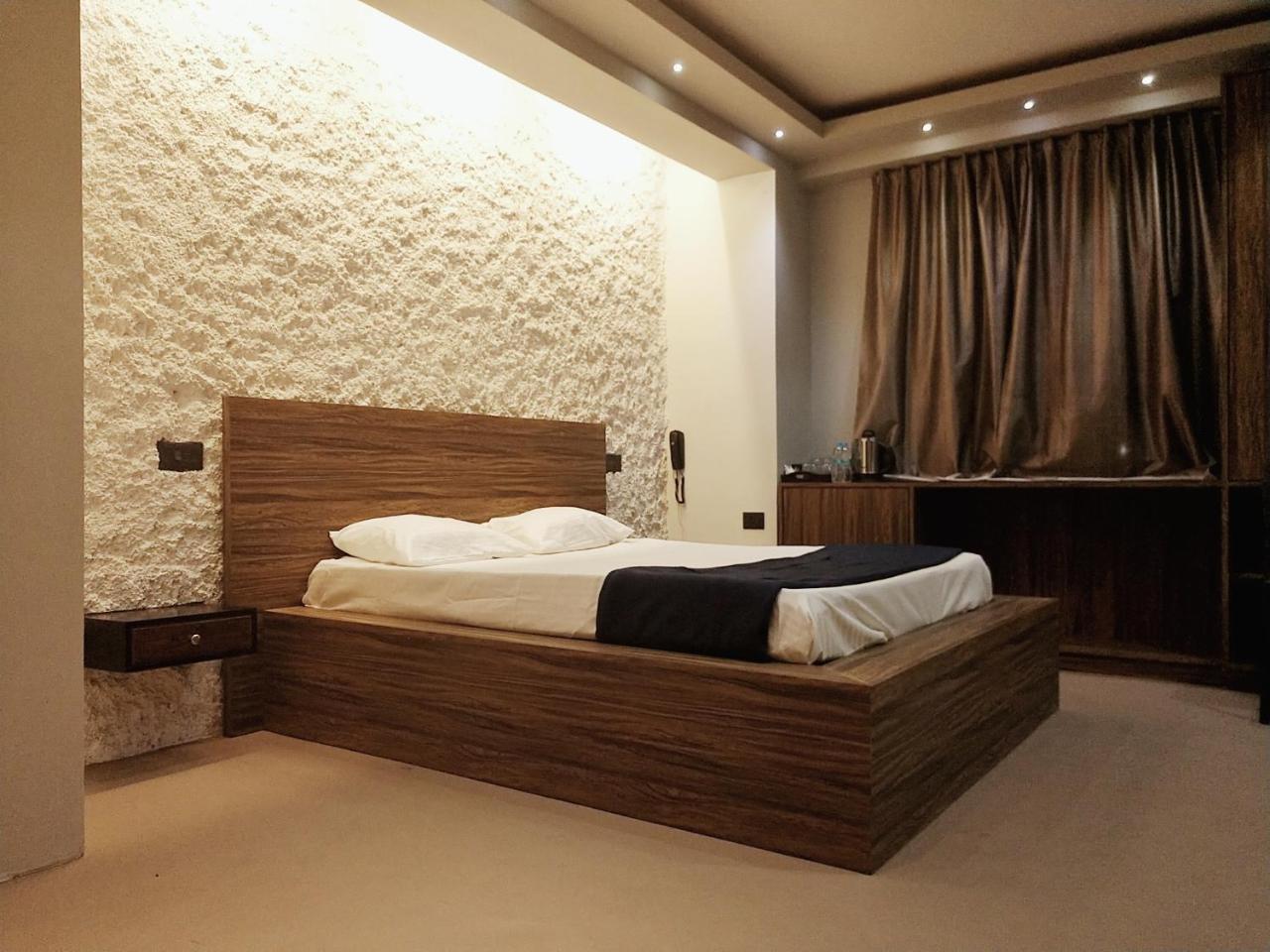Rockski Boutique Bed & Breakfast 실롱 외부 사진