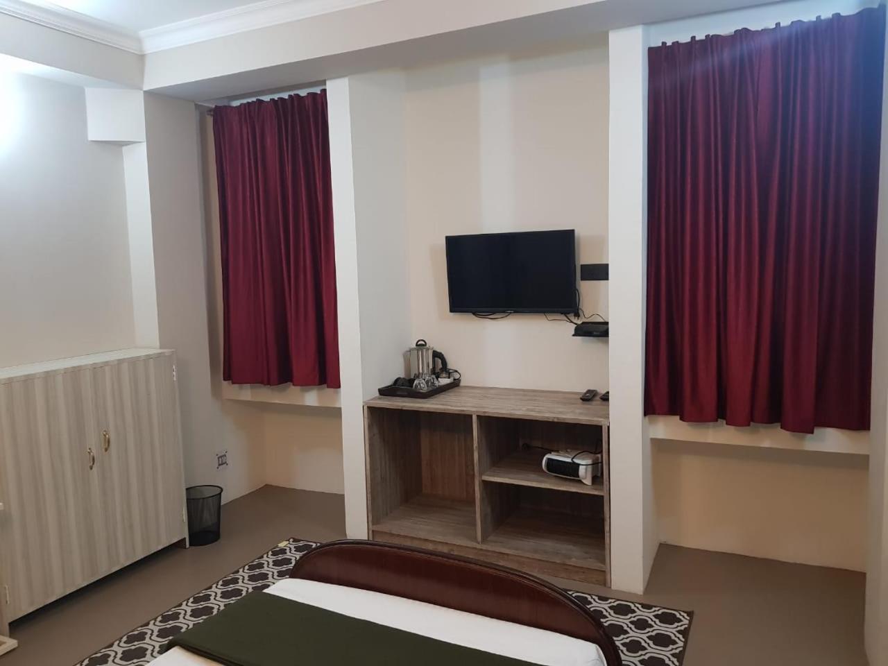 Rockski Boutique Bed & Breakfast 실롱 외부 사진