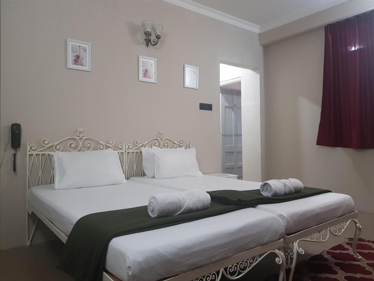 Rockski Boutique Bed & Breakfast 실롱 외부 사진