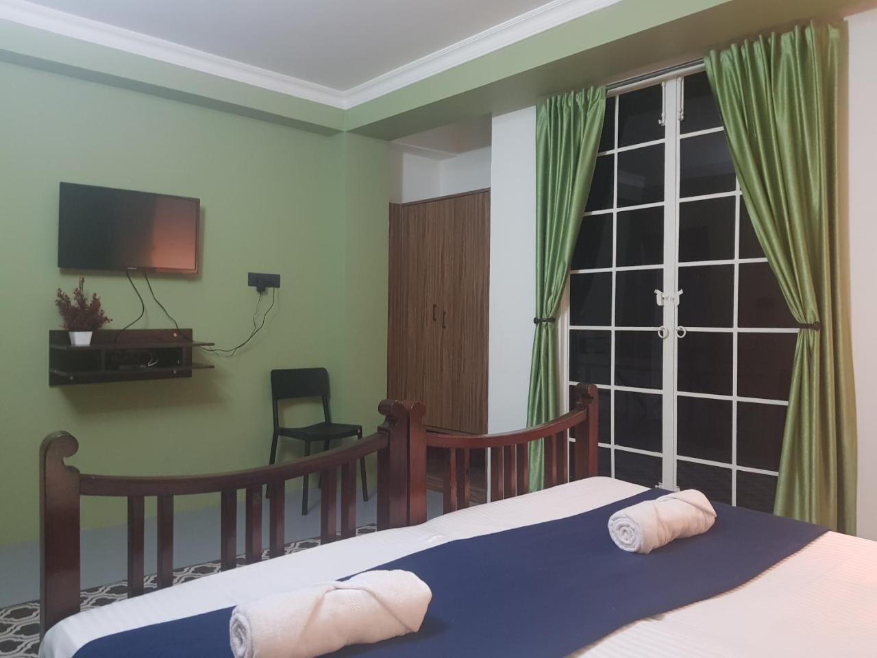 Rockski Boutique Bed & Breakfast 실롱 외부 사진